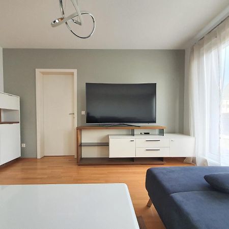 Near Lake Spacious & Furnished Beautiful Apartment ウィーン エクステリア 写真