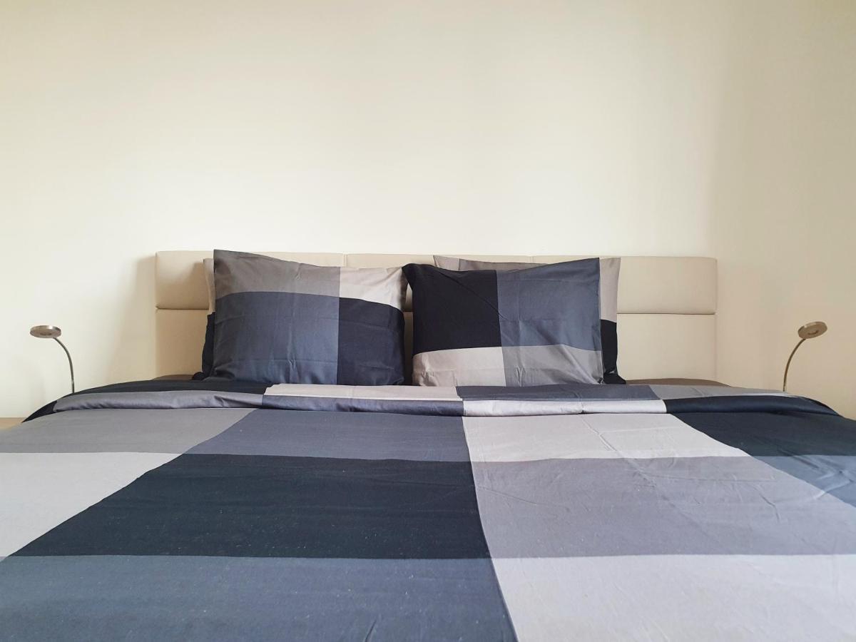 Near Lake Spacious & Furnished Beautiful Apartment ウィーン エクステリア 写真