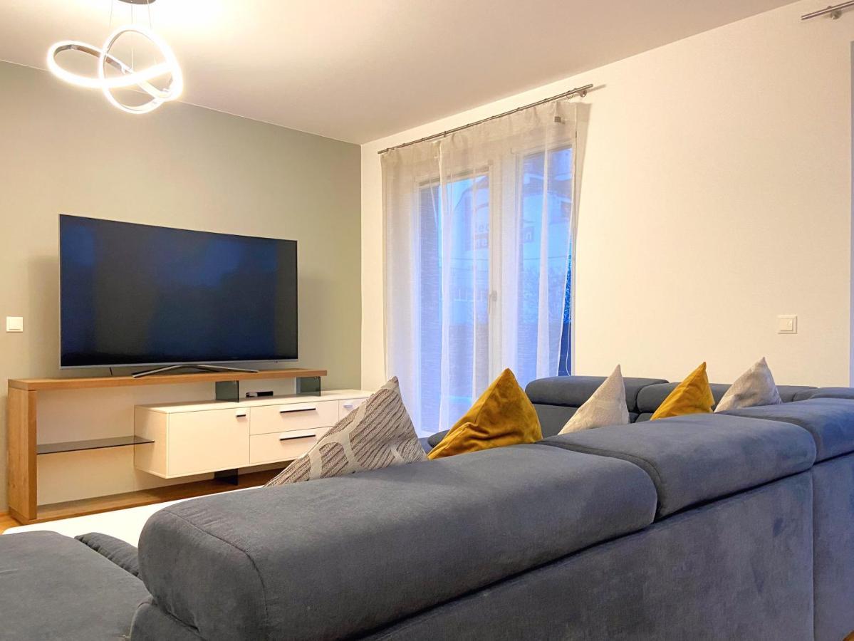 Near Lake Spacious & Furnished Beautiful Apartment ウィーン エクステリア 写真