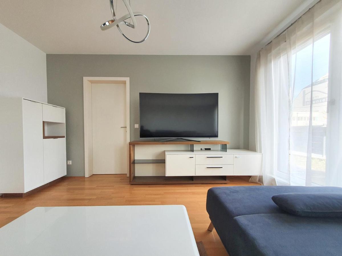 Near Lake Spacious & Furnished Beautiful Apartment ウィーン エクステリア 写真