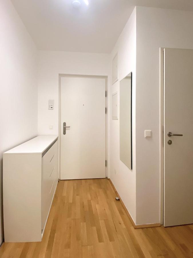Near Lake Spacious & Furnished Beautiful Apartment ウィーン エクステリア 写真