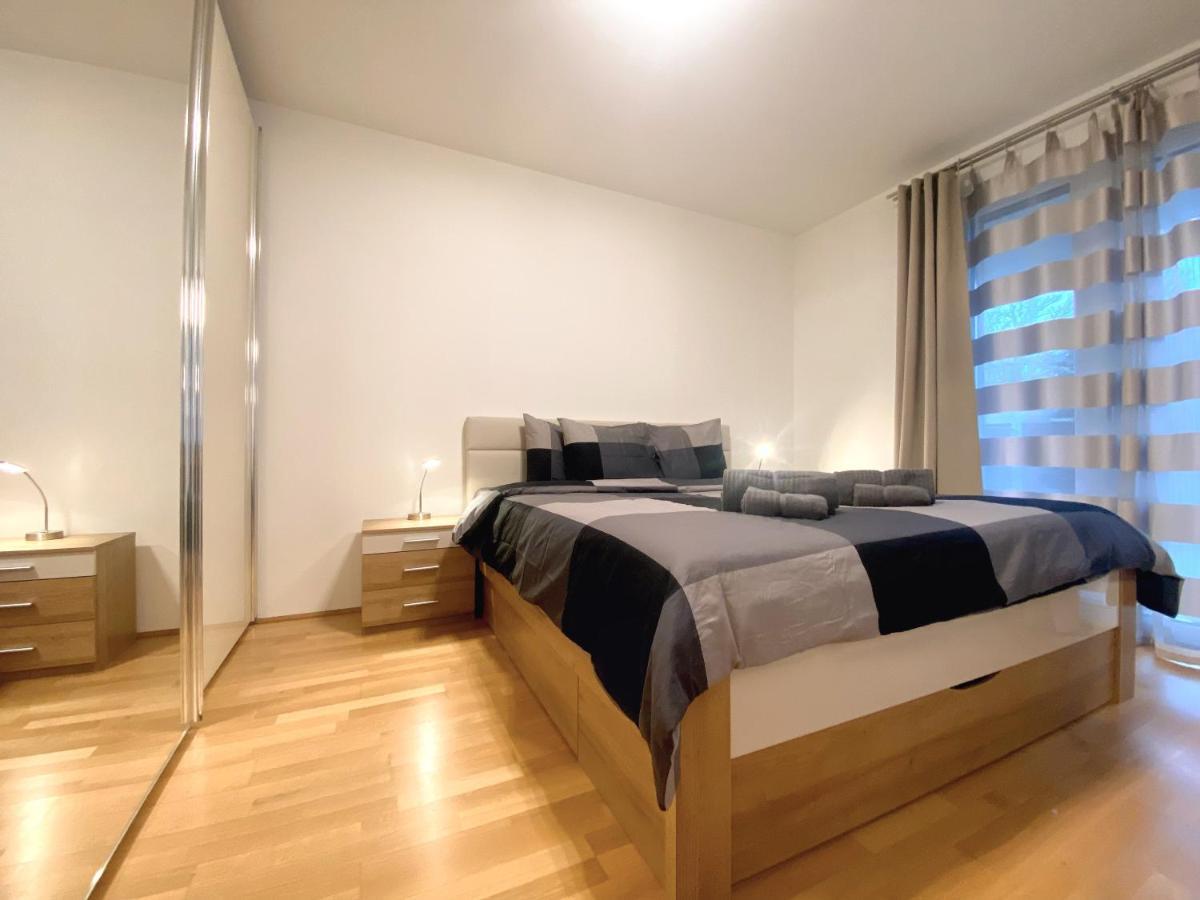 Near Lake Spacious & Furnished Beautiful Apartment ウィーン エクステリア 写真