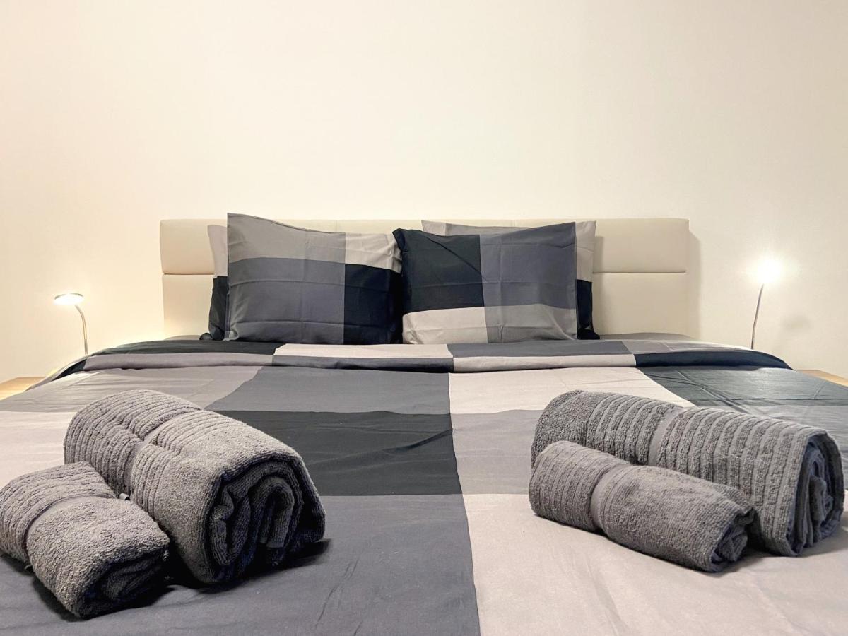 Near Lake Spacious & Furnished Beautiful Apartment ウィーン エクステリア 写真