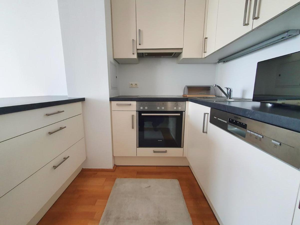 Near Lake Spacious & Furnished Beautiful Apartment ウィーン エクステリア 写真